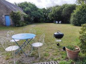 Maison en pierre avec grand jardin pour 4